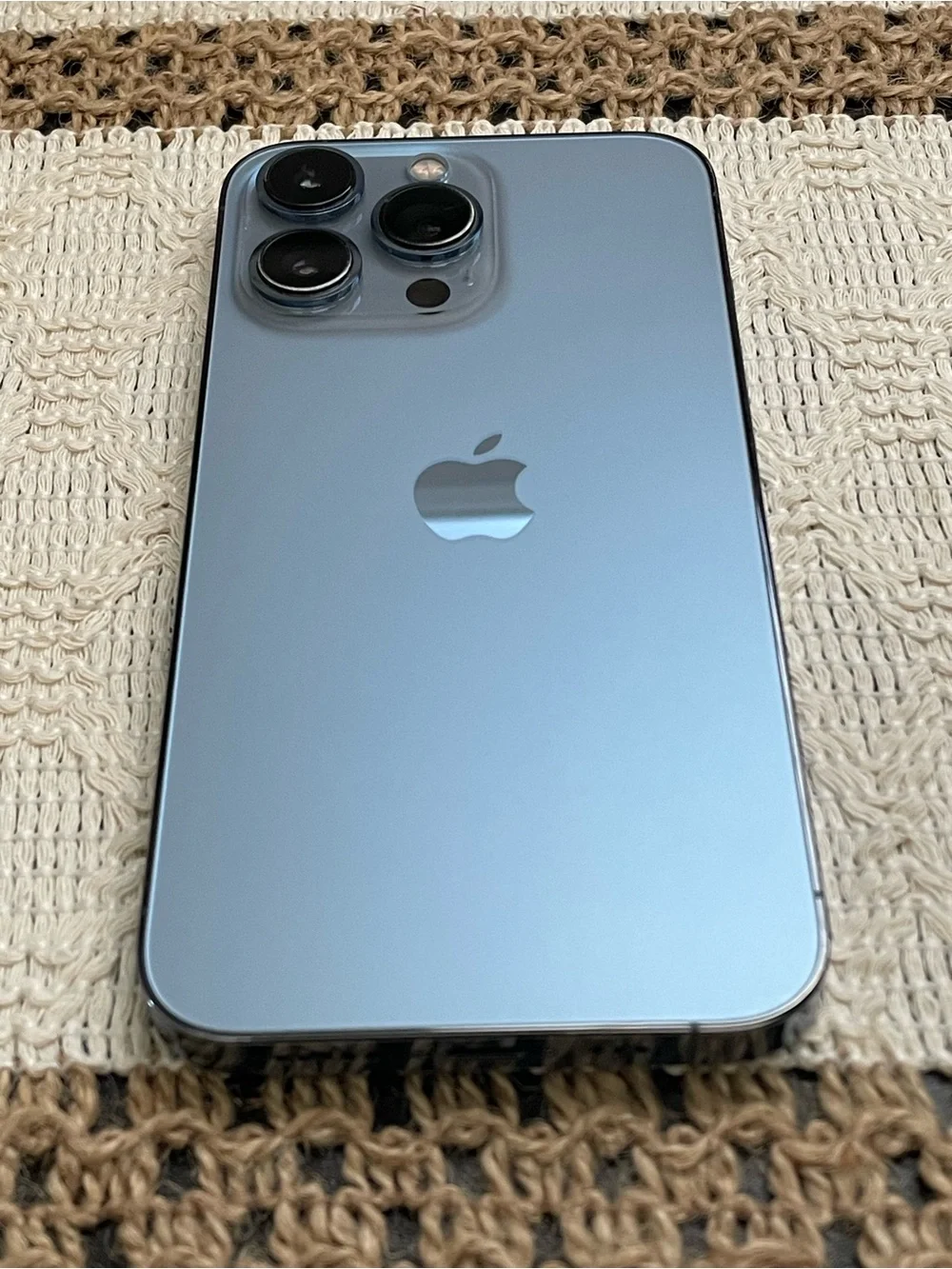Apple iPhone 13 Pro - Sierra Blue